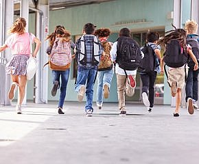 Zpátky do školy! Neutrácejte za školní potřeby majlant