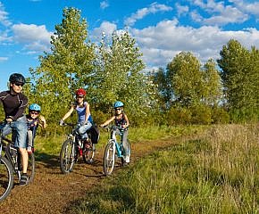 Prožijte skvělé léto v Česku! Tipy na letní aktivity pro celou rodinu