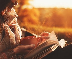 TOP 10 knih roku 2018, které byste si neměli nechat ujít