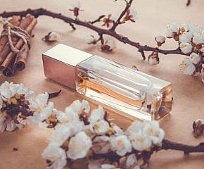 Umíte vybrat správnou vůni? Těchto 8 kroků udělejte ještě před nákupem v parfumerii